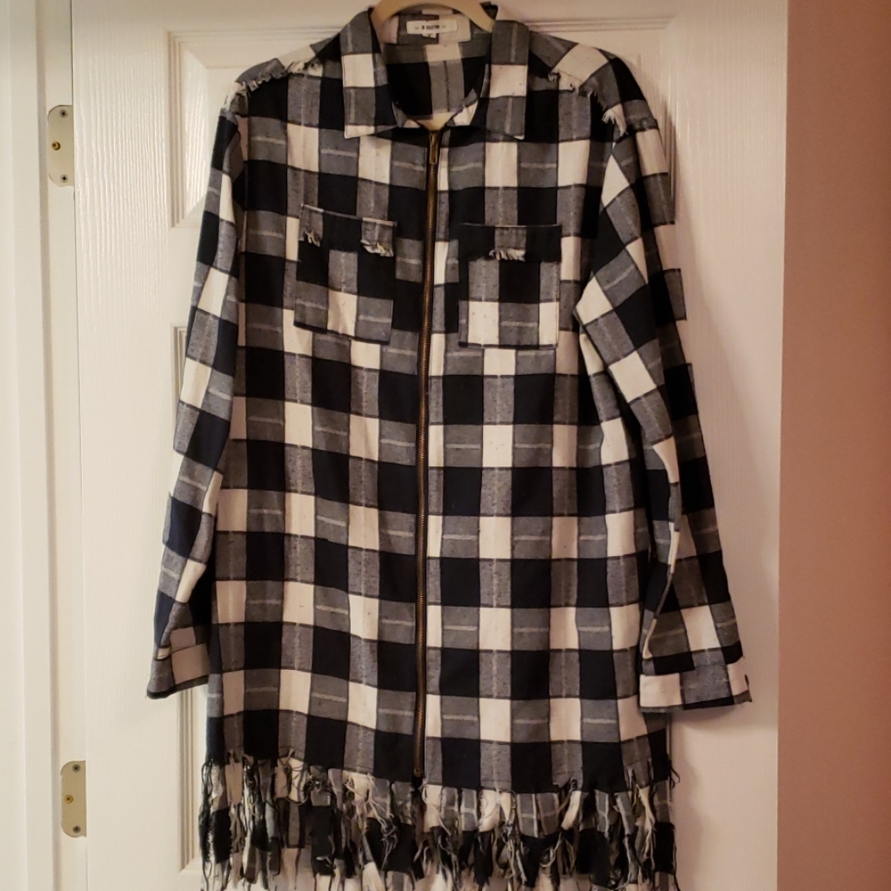 Size M dress/tunic.